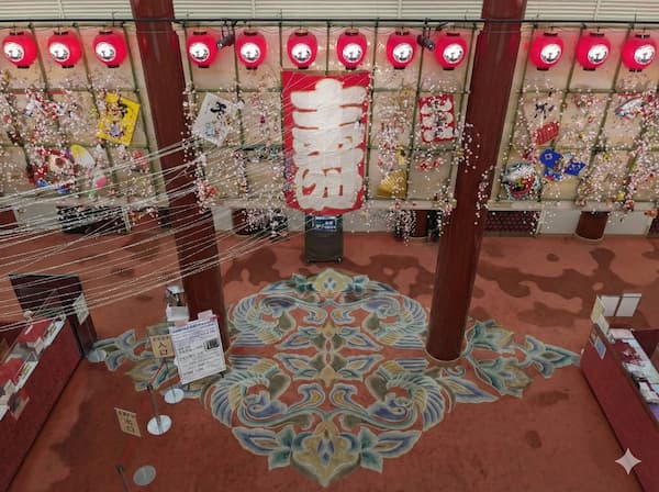 新春飾りで彩られた歌舞伎座ロビー